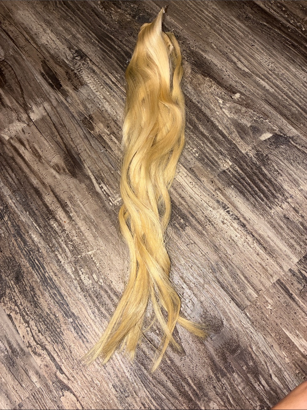 UGEAT HAND TIED WEFT 24 inches